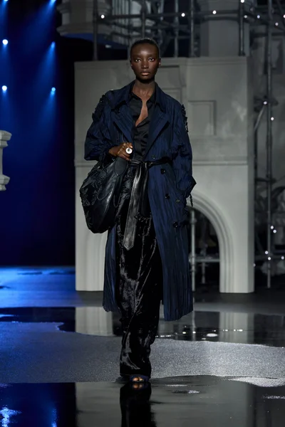 Look 15